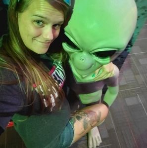 Meet your Posher, Danielle